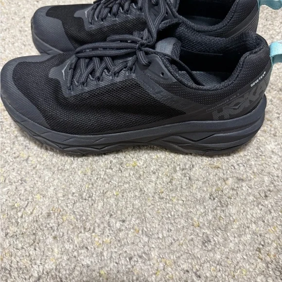 Hoka sneakers - Picture 2 of 5